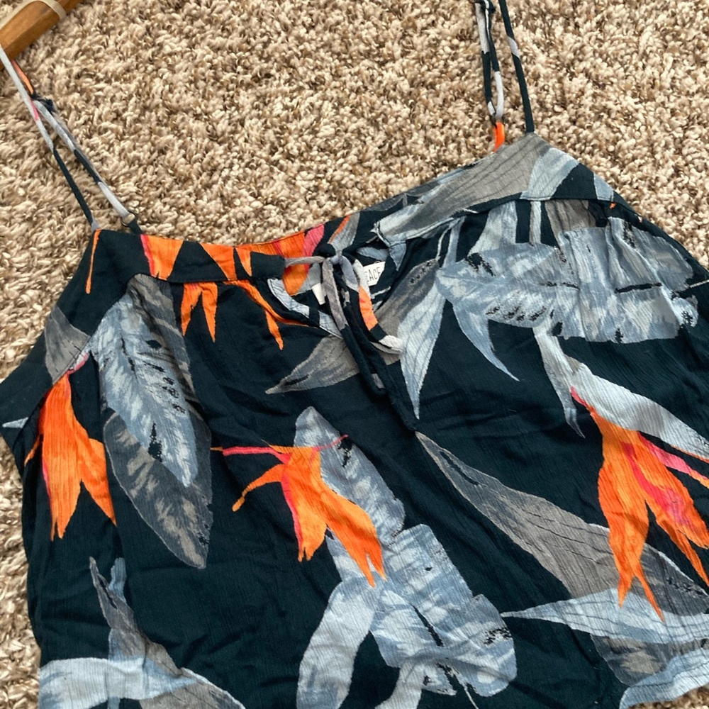 Patrons of peace floral cropped tank top. - Picture 2 of 4
